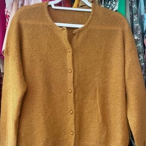 Aritzia cardigan, never worn, small
